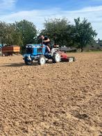 Tuinenleuckx minitractor werktuigen kraan & chauffeur tehuur, Ophalen, Kraan