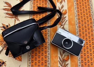Kodak Instamatic 133 vintage camera (jaren 60-70) beschikbaar voor biedingen