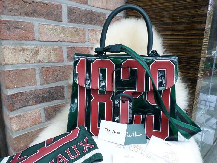 Delvaux Brillant The HERO tas + zijden sjaal, Handtassen en Accessoires, Tassen | Damestassen, Rood, Ophalen of Verzenden