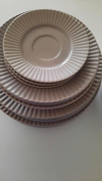 16 DELIG SERVIES PERFEKTE STAAT, Ophalen, Bord(en)