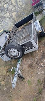 Trailer van 250 cm die moet worden gerestaureerd