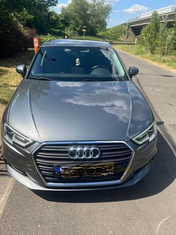 Audi A3 2017 kilométrage : 120 000, Autos, Audi, Argent ou Gris, Euro 6, Boîte manuelle, 5 portes