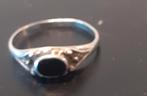Fijn zilveren ringetje met zwarte onyx steen, Handtassen en Accessoires, Ringen, Zo goed als nieuw, Ophalen