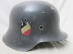 Duitse helm zonder binnenwerk model 1942., Ophalen of Verzenden