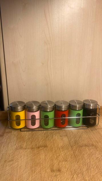 Kruidenpot met display in zeer goede staat beschikbaar voor biedingen