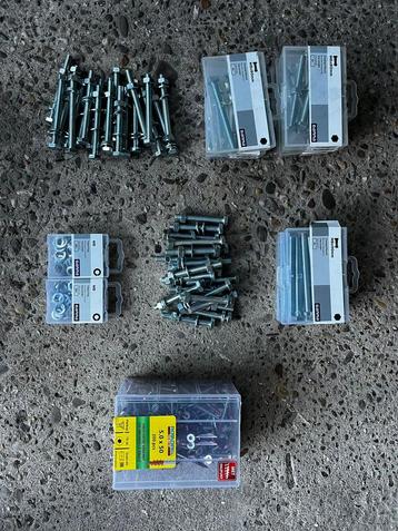 Diverse schroeven, moeren en bouten (nieuw) beschikbaar voor biedingen