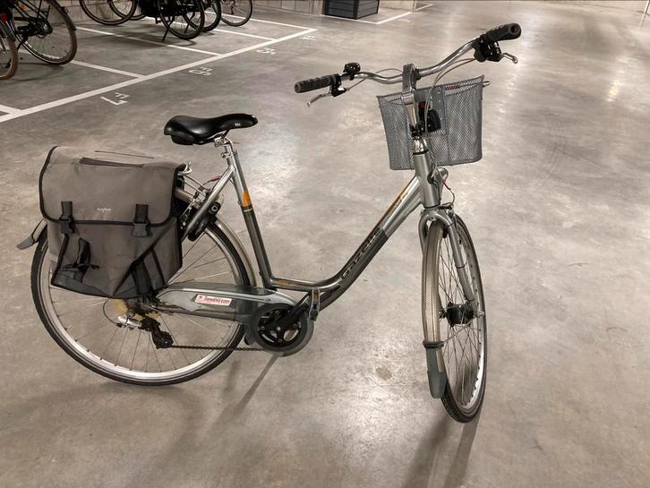 Dames fiets in goede staat, Fietsen en Brommers, Elektrische fietsen, Zo goed als nieuw, Ophalen of Verzenden
