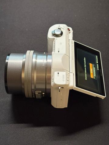 Sony Alpha 5000 + 16-50mm lens beschikbaar voor biedingen