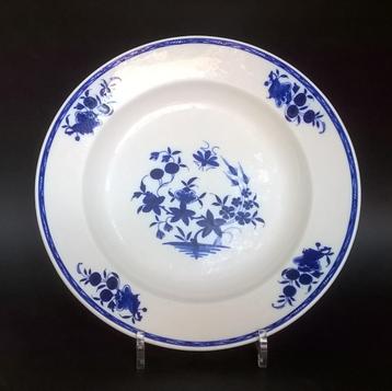 Plat en porcelaine de Tournai beschikbaar voor biedingen