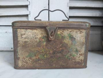 Leuke oude blikken trommel / blik met mooie handvat  en deco beschikbaar voor biedingen