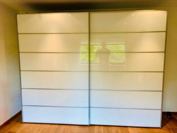 Dressing kast beschikbaar voor biedingen