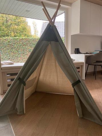 Tipitent met hoes Casa beschikbaar voor biedingen