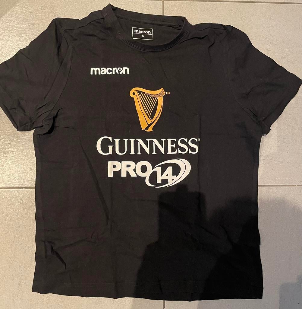 Magnifique t-shirt Guinness Pro14 Macron noir - petit, Collections, Marques de bière, Comme neuf, Vêtements, Enlèvement