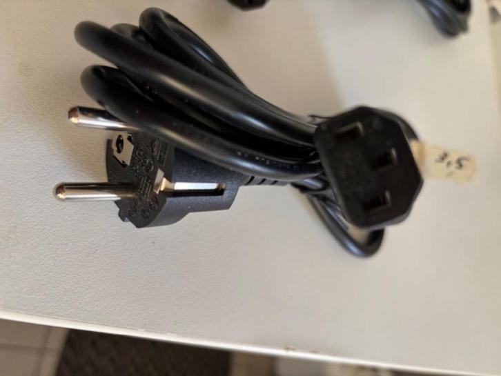 PC en audio kabels, Computers en Software, Pc- en Netwerkkabels, Zo goed als nieuw, Ophalen