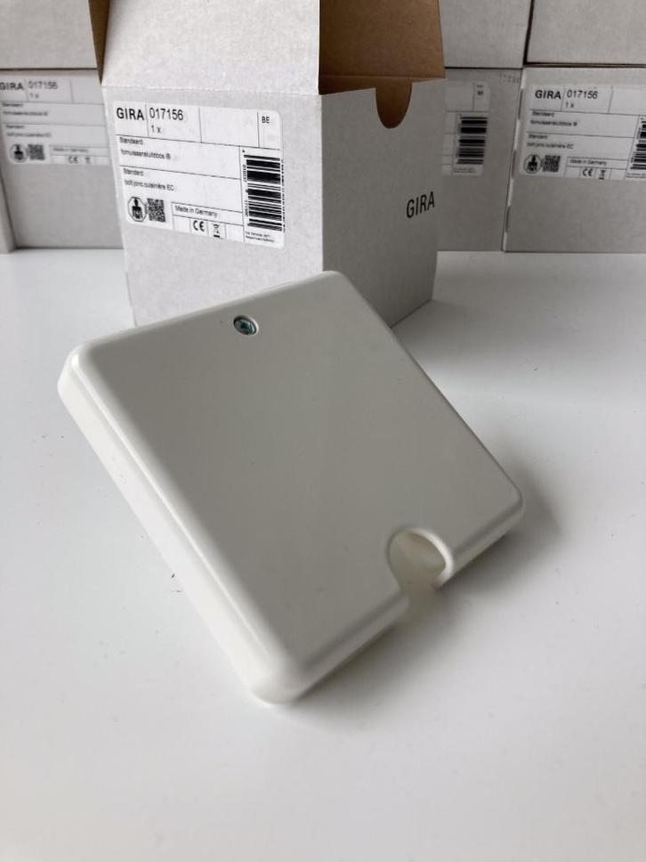 Gira fornuis aansluitdoos inbouw - artikel 017156 - 43 stuks, Doe-het-zelf en Bouw, Elektriciteit en Kabels, Nieuw, Stopcontact