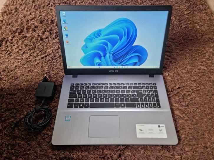 ASUS Vivobook 17 !!, Computers en Software, Windows Laptops, Gebruikt, 17 inch of meer, 4 Ghz of meer, 8 GB, Azerty, Gaming, Ophalen