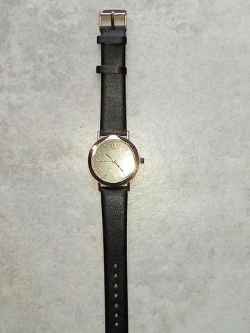 Dameshorloge zwart  beschikbaar voor biedingen
