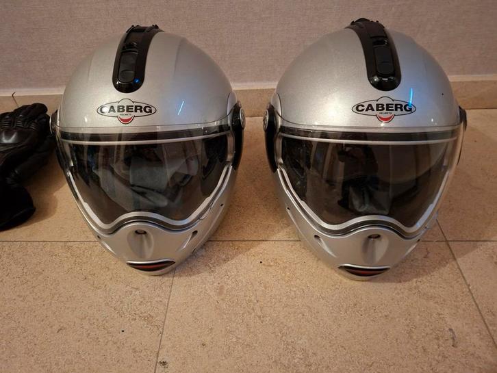 2 Caberg motorhelmen, Motoren, Kleding | Motorhelmen, M, Caberg, Ophalen