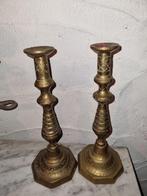 Paar Bronzen kandelaars bewerkt, Cuivre ou Bronze, Enlèvement ou Envoi