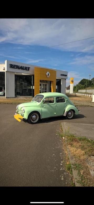 Renault 4CV disponible aux enchères