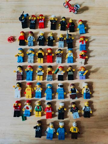 Lot de 50 figurines LEGO + accessoires — thème varié, Enlèvement ou Envoi, Comme neuf, Lego