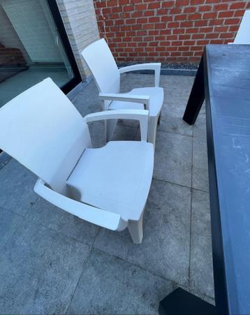 Tuintafel + 6 stoelen beschikbaar voor biedingen