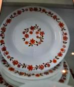 Servies van Arcopal met oranje bloemen en Scania-decor, Ophalen of Verzenden