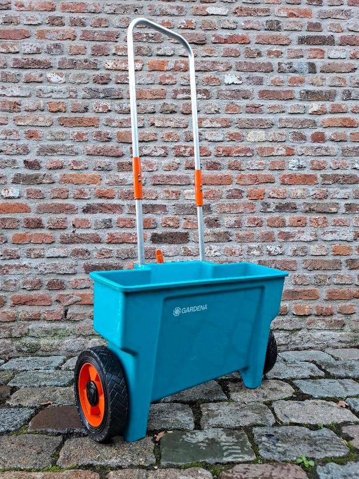 Gardena strooiwagen met grote strooibak, Tuin en Terras, Hand-tuingereedschap, Zo goed als nieuw, Overige soorten, Ophalen