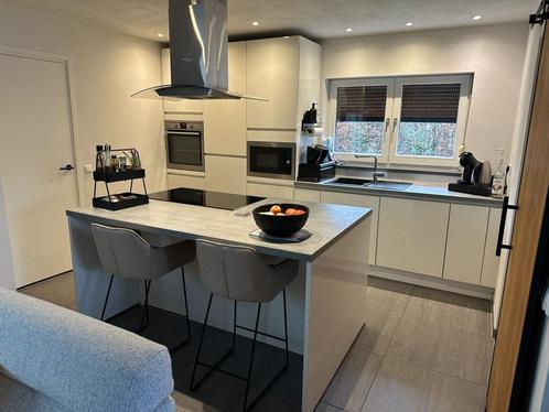 Mooie witte hoogglans eilandkeuken + GEDEMONTEERD, Huis en Inrichting, Keuken | Complete keukens, Zo goed als nieuw, Overige typen