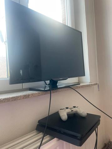 Ps4 met controller en philips ledtv full hd beschikbaar voor biedingen