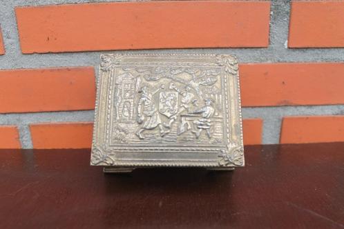 Decoratief doosje met Breugel tafereel en wapenschild., Verzamelen, Overige Verzamelen, Gebruikt, Ophalen of Verzenden