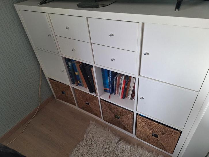 Kallax kastje met deurtjes en schuifjes, Huis en Inrichting, Kasten | Lockerkasten, Gebruikt, Ophalen