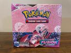 Fusion strike booster box nieuw zie genomen foto's, Hobby en Vrije tijd, Verzamelkaartspellen | Pokémon, Ophalen of Verzenden