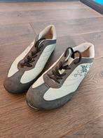 Bruin-beige sneakers, Ophalen