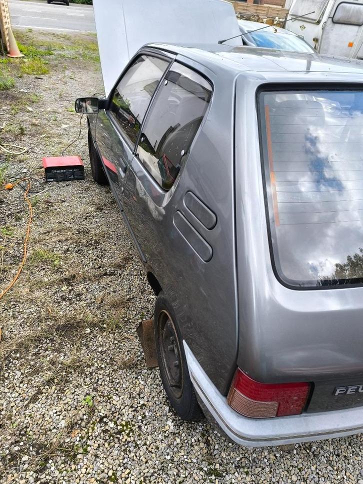 Recherche pièce Peugeot 205(P.S elle est pas à vendre), Auto's, Peugeot, Particulier, Benzine, Automaat, Ophalen