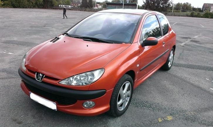 206 Automatic Klaar om te registreren 2950 euro, Auto's, Peugeot, Particulier, Benzine, Euro 4, Berline, Automaat, Ophalen