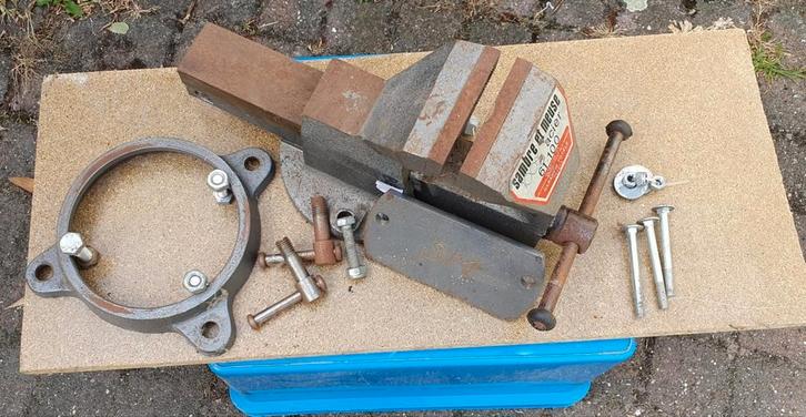 Bankschroef Sambre et meuse (compleet), Bricolage & Construction, Établis, Utilisé, Moins de 70 cm, Étau, Enlèvement ou Envoi