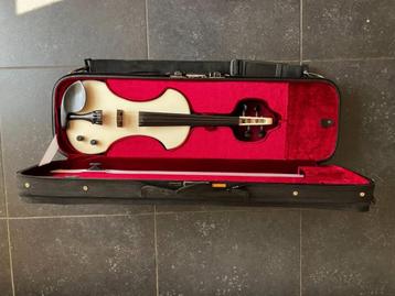 Fender elektrische viool wit (KD03070048) beschikbaar voor biedingen
