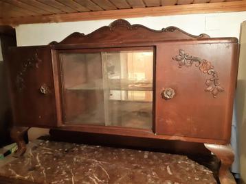 vintage kast met vitrine marmer tablet. beschikbaar voor biedingen