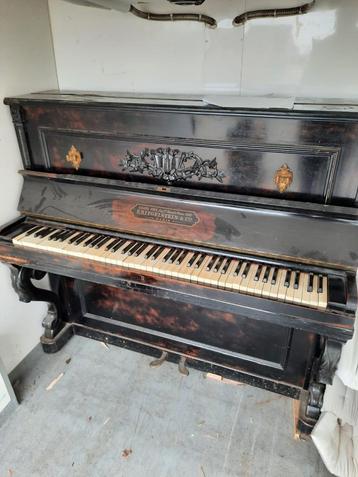 Antieke Buffet piano  - te restaureren 