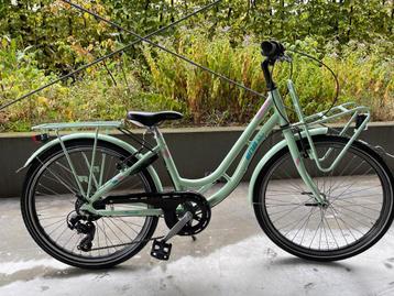 Meisjes fiets beschikbaar voor biedingen