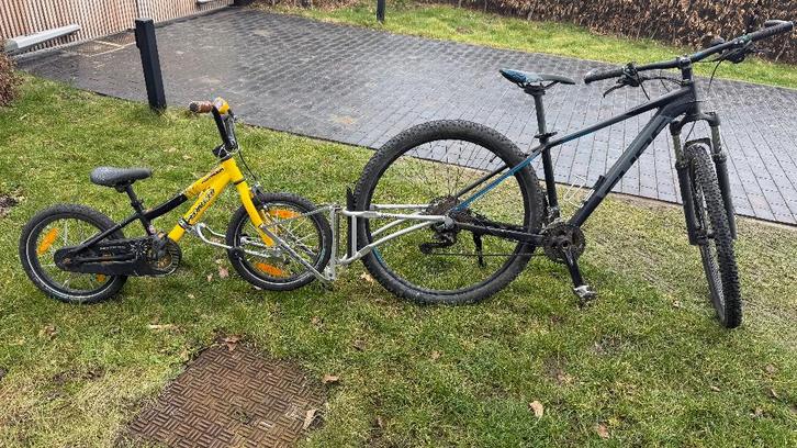 Attelage tandem Follow Me + vélo + vélo, Vélos & Vélomoteurs, Accessoires vélo | Remorques, Comme neuf, Vélo suiveur, 20 à 40 kg