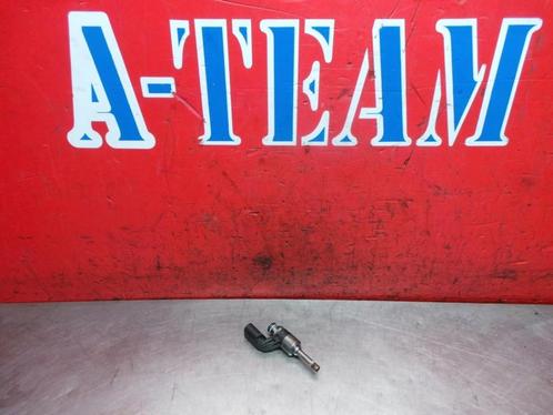 INJECTOR BRANDSTOF Volkswagen Polo V (6R) (03C906036F), Auto-onderdelen, Brandstofsystemen, Volkswagen, Gebruikt