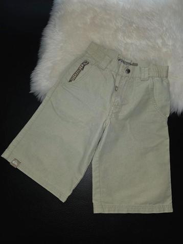 Bermuda / short Quicksilver maat 140 / 10 jaar beschikbaar voor biedingen