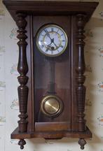 Horloge mural, Enlèvement