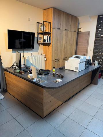Complete bureau maatwerk beschikbaar voor biedingen