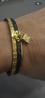 Baracelet doré haut de gamme, Neuf, Avec bracelets à breloques ou perles, Acier, Jaune