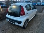 Peugeot 107 benzine gekeurd garantie, Auto's, Peugeot, Voorwielaandrijving, Stof, Zwart, Wit