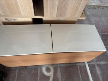 IKEA BESTÅ rangement mural avec portes 120x42x38 beschikbaar voor biedingen