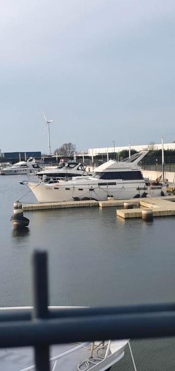 Bayliner 3888, Watersport en Boten, Motorboten en Motorjachten, Ophalen, Zo goed als nieuw, Diesel